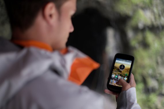 Das erste Outdoorhandy von Land Rover ist der ideale Begleiter für echte Outdoorfreaks. Das erste Outdoorhandy von Land Rover ist der ideale Begleiter für echte Outdoorfreaks.