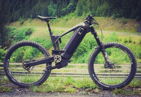 Credit: Pedelec-Elektro-Fahrrad.de Großer 1.130 Wh Akku, leistungsstarker Getriebemotor und Carbon-Chassis - das Konzept-E-Bike von Mubea.