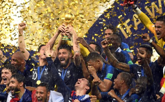 Nike profits from the new World Champion France.