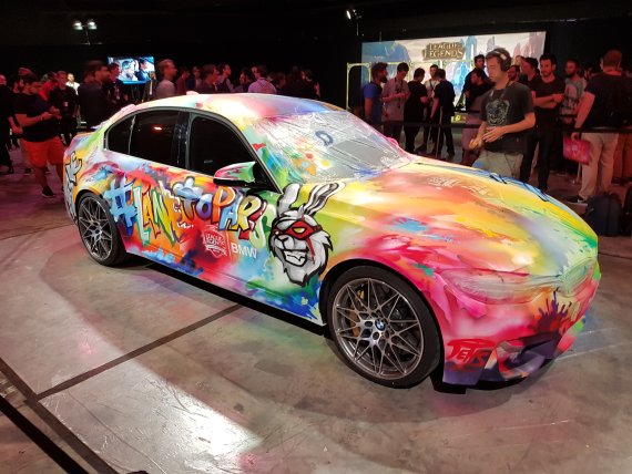 Quelle: Markus Sebek BMW präsentierte sich als Partner von League of Legends in Paris