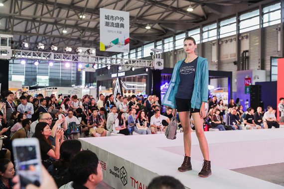 Tmall Fashion Show at ISPO Shanghai Tmall Fashion Show at ISPO Shanghai