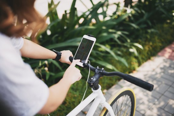 Connected Bike: In Zukunft wird das Rad noch stärker mit Smartphone, Fitnesstracker und Co. vernetzt.