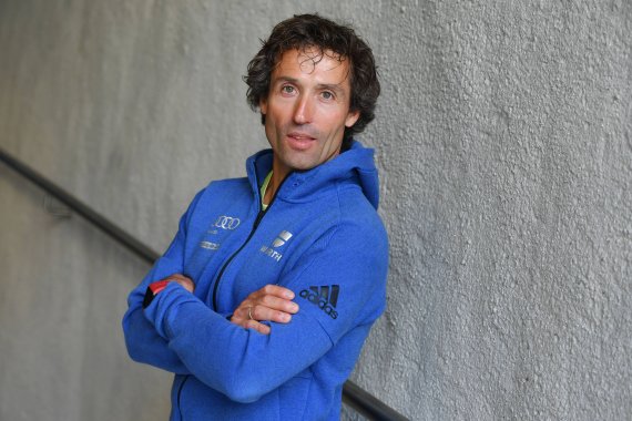 Langlauf-Bundestrainer Peter Schlickenrieder gibt Trainingstipps.