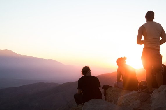 Outdoor-Erlebnis bei Sonnenuntergang