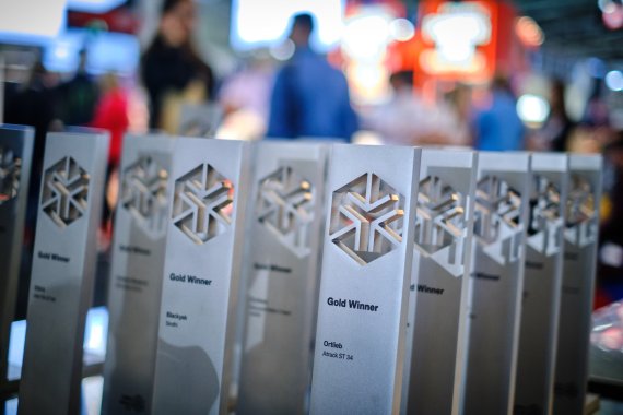 Credit: Matthias Rabl Die Preise für die Gold Winner beim ISPO Award.
