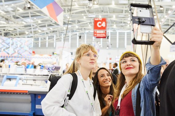 Bloggers at the Blogger Walk at ISPO Munich. 