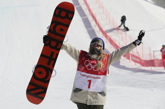 Anna Gasser jubelt nach ihrem Gold-Run bei den Olympischen Spielen 2018 in Pyeongchang. 