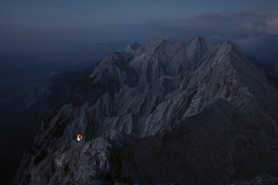 Michi Wohlleben am Wettersteingrat bei Nacht