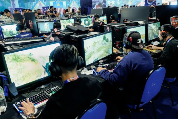 eSports: Werden Sie ES_COM-Partner ES_COM: Werden Sie Partner eines der größten deutschen eSports-Events