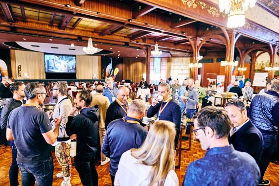 Auf dem European Outdoor Summit 2019 konnte die Branche diskutieren und netzwerken. Auf dem European Outdoor Summit 2019 konnte die Branche diskutieren und netzwerken.