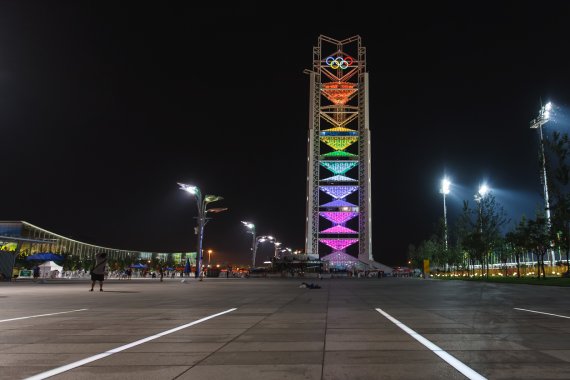 Die Sportindustrie in China floriert seit den Olympischen Sommerspielen 2008. Die Sportindustrie in China floriert seit den Olympischen Sommerspielen 2008.