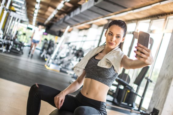 Material status symbols have lost their prestige - what counts today is a fit body. Material status symbols have lost their prestige - what counts today is a fit body.