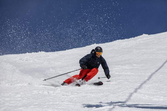 Mit Verbesserung der S/Race und S/Max Kollektionen verbessert Salomon auch das Gefühl für großartige Schwünge auf der Piste.