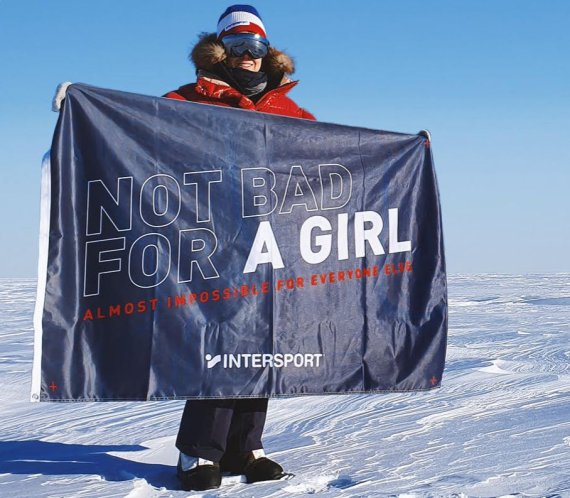 Anja Blacha erreichte als erster Mensch alleine und ohne fremde Unterstützung nach 57 Tagen auf Skiern den Südpol. 