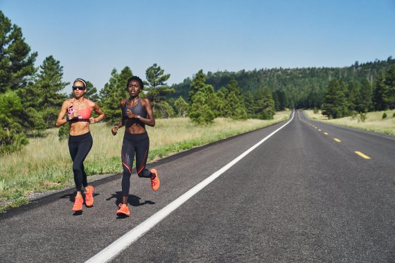Mit einer App will Under Armour alle Läufer besser machen. Mit einer App will Under Armour alle Läufer besser machen.