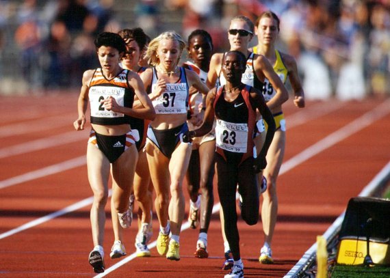 Tegla Loroupe holte zweimal WM-Bronze über 10.000 Meter und gewann zweimal den New York Marathon sowie fünf Mal Gold bei Halbmarathon-Weltmeisterschaften. Tegla Loroupe holte zweimal WM-Bronze über 10.000 Meter und gewann zweimal den New York Marathon sowie fünf Mal Gold bei Halbmarathon-Weltmeisterschaften.