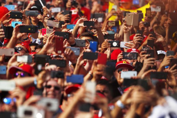 Apps und andere digitale Angebote im Stadion werden von Fans gerne angenommen.