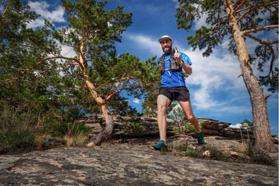 Trailrunner macht Sport in der Natur