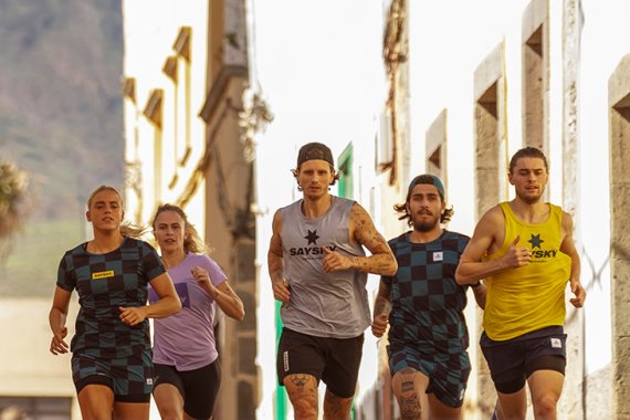 Um sich bei Performance Laufbekleidung abzuheben, geht Saysky beim Design eigene Wege.