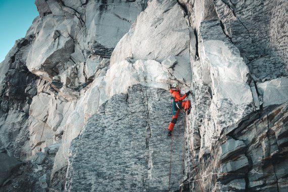 Solo-Bergsteiger Jost Kobusch spricht auf den ISPO Re.Start Days über seine Erfahrungen am Fels