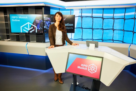 Head of ISPO Dr. Jeanette Friedrich im Studio der ISPO Munich Online.