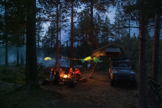 So wünschen sich gerade viele den Sommer: Draußen sein, mit Freunden Spaß haben. 