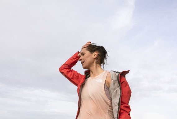 The North Face celebrates women who move mountains with its „Never Stop“ campaign. The North Face celebrates women who move mountains with its „Never Stop“ campaign.