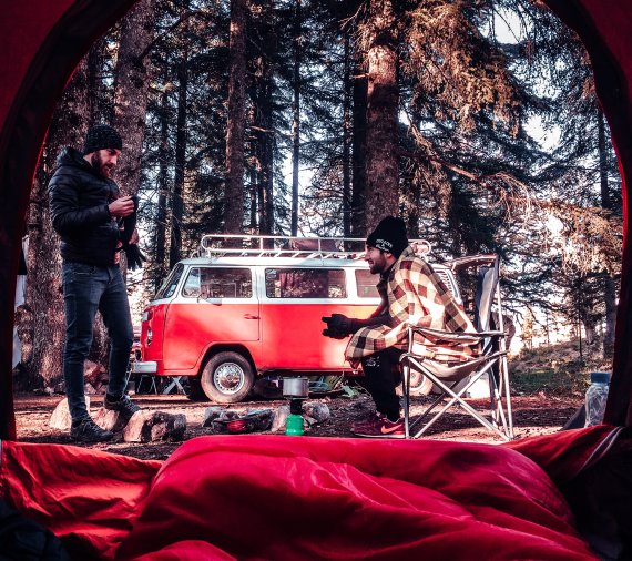Camper und ein Van