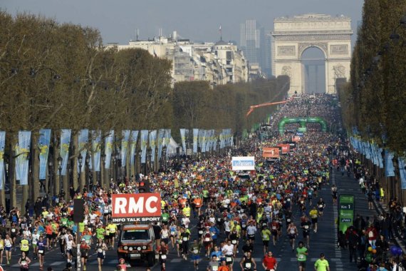 Läufer am Champs-Élysées. 