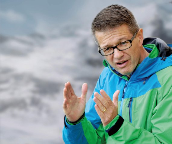 mb-151127-MoritzBecher_Outkomm_TourMammut-Deuter_4277_b_4c Mammut-CEO Rolf Schmid in Outdoor-Kleidung