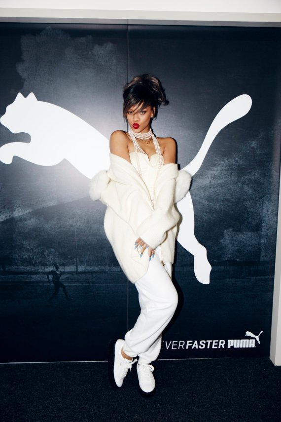 mb-151128-359776 Rihanna wirbt für Puma