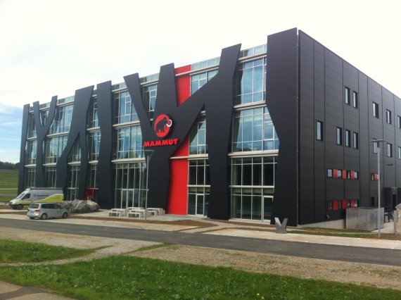 mb-151128-Mammut_Logistikzentrum_Wolfertschwendent(1) Mammut-Logistikzentrum in Wolfertschwenden.