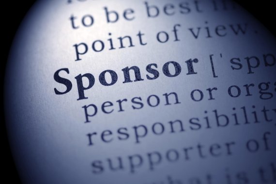 mb-151202-ThinkstockPhotos-474413291 Erklärung des Wortes Sponsor in einem Wörterbuch.