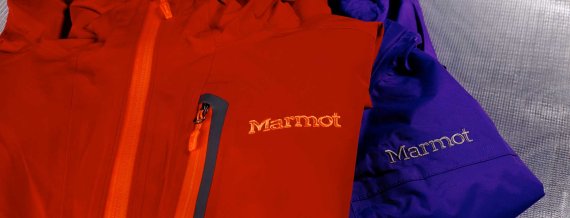 mb-151215-OutdoorSolutionsHero_Marmot06052013 Eine Jacke des Bekleidungs-Herstellers Marmot