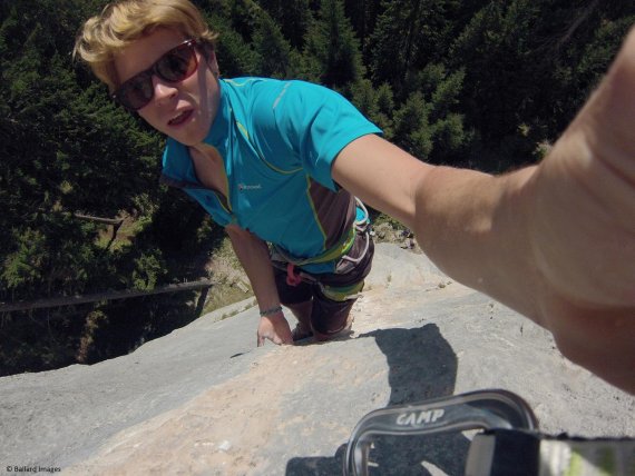mb-montane_ballard Tom Ballard klettert an einer steilen Wand
