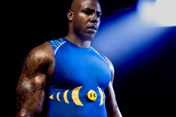 mb-big_data_under_armour Ein Athlet im Under Armour E39-Performance-Shirt