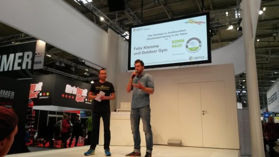 mb-Felix-Klemme-ISPO Personalcoach Felix Klemme erklärt sein Programm Outdoor Gym.