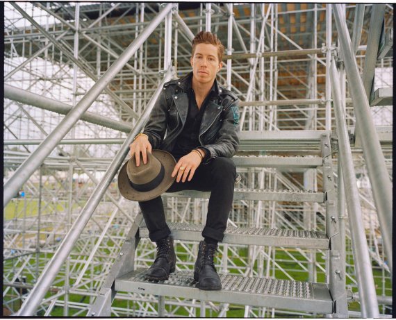 mb-Shaun-White-Macys Shaun White, Superstar der Board- und Skate-Szene, produziert gemeinsam mit Macy's eine Mode-Kollektion für Männer.