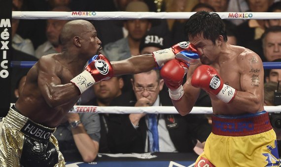 mb-Pacquiao-kriegt-eine-Faust-ab Got penalized by Nike for his homophobic comments: Boxer Manny Pacquiao, whose sponsorship agreement with the sports equipment manufacturer was cancelled.