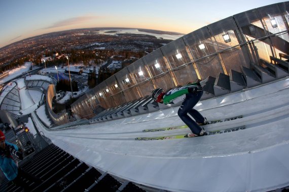 mb-Holmenkollen-Skisprung Wir es hier bald zwei Auftakt-Springen zu einer neuen Vierschanzentournee geben? Der Holmenkollen in Norwegens Hauptstadt Oslo.