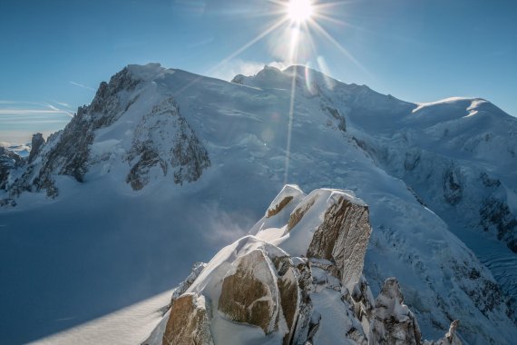 mb-160223-ThinkstockPhotos-499425202 Bergsteiger-Wetter: Sonnenschein am Mont Blanc