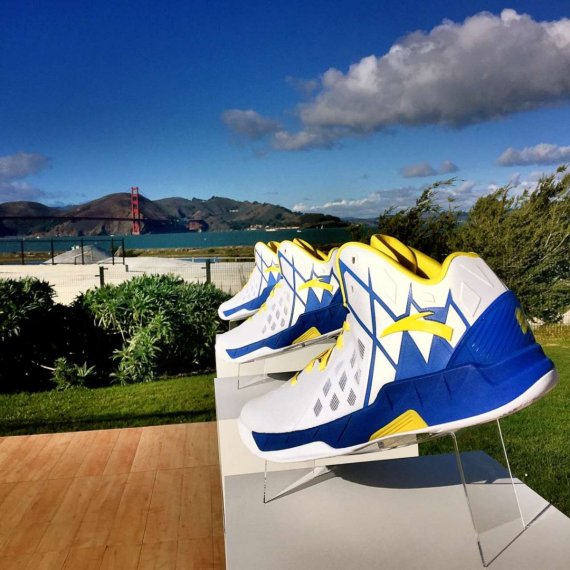 mb-en_Allianz-mit-Descente China’s Anta Sports Products makes massive team-sports investment. Company drawn to basketball, also in the NBA, the U.S. professional league.