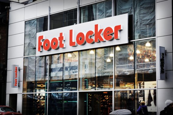 mb-foot-locker-zahlen Foot Locker store from the outside