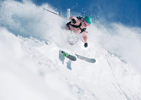 mb-Freerider-im-Schnee Freeriden wird immer beliebter, doch die Gefahren werden oft unterschätzt: Zumindest gibt es nützliche Produkte, die mehr Sicherheit versprechen.