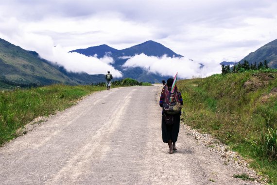 mb-160311-ThinkstockPhotos-503668448 In der Bergwelt der Provinz Papua auf Neuguinea