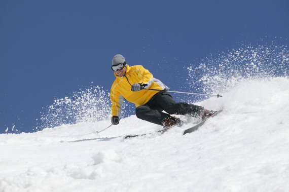mb-160317-ThinkstockPhotos-86533410 The winter sports season is coming to an end. Hit the slopes one last time with these wearables.
