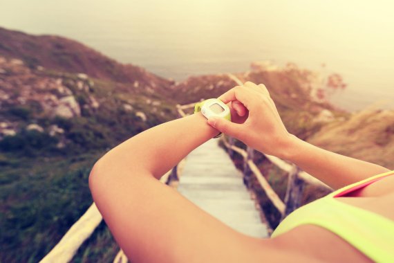 mb-160330-ThinkstockPhotos-497983000 Bisher sind Smartwatches das meist getragene Wearable. Doch die Zukunft bietet noch viel mehr, prophezeit Prof. Dr. Eckehard „Fozzy" Moritz.