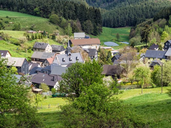 mb-160331-ThinkstockPhotos-473074930 Schmucke Dörfer und Wald, Wald, Wald – Wandern in Thüringen