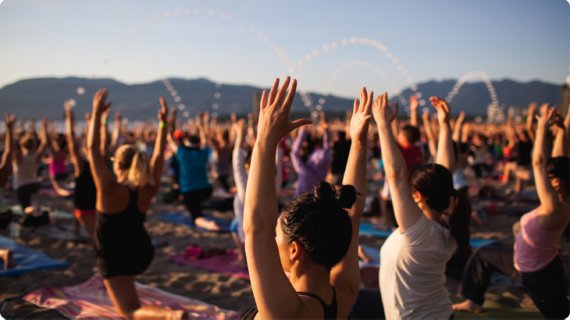 mb-160406-Lululemon Yoga-Session am Strand: Organisiert von Lululemon