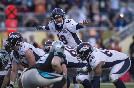 mb-nfl-twitter Football match